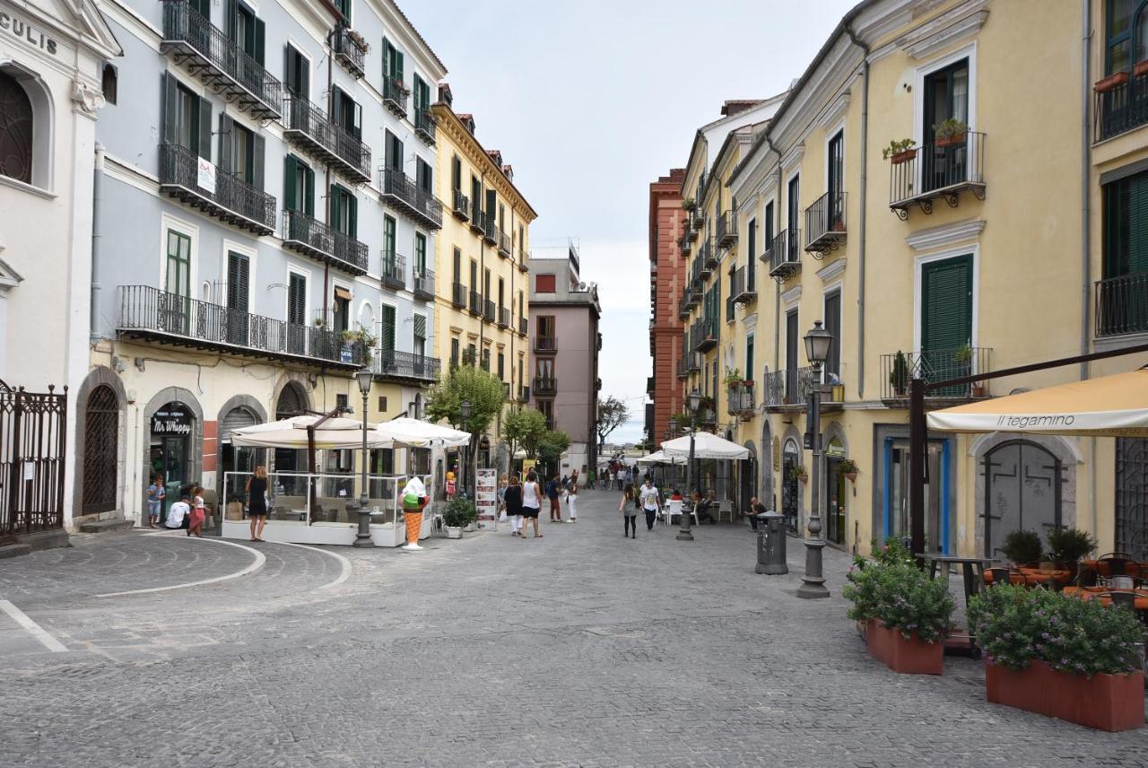La Dimora Del Barone Bed & Breakfast Salerno Luaran gambar